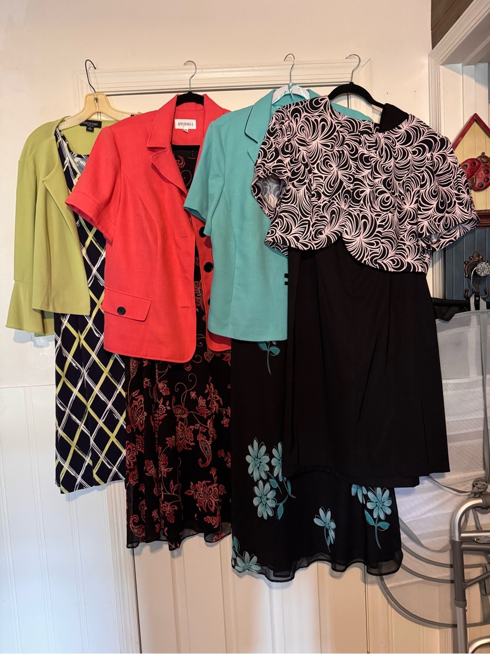 Ladies!! Here is a complete summer wardrobe. All are size 18W.